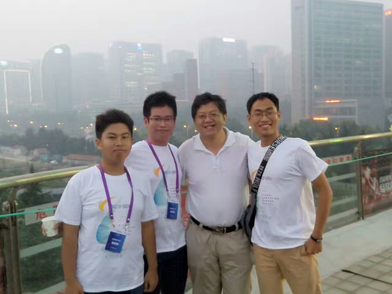 右二是刘利刚老师,左二是笔者